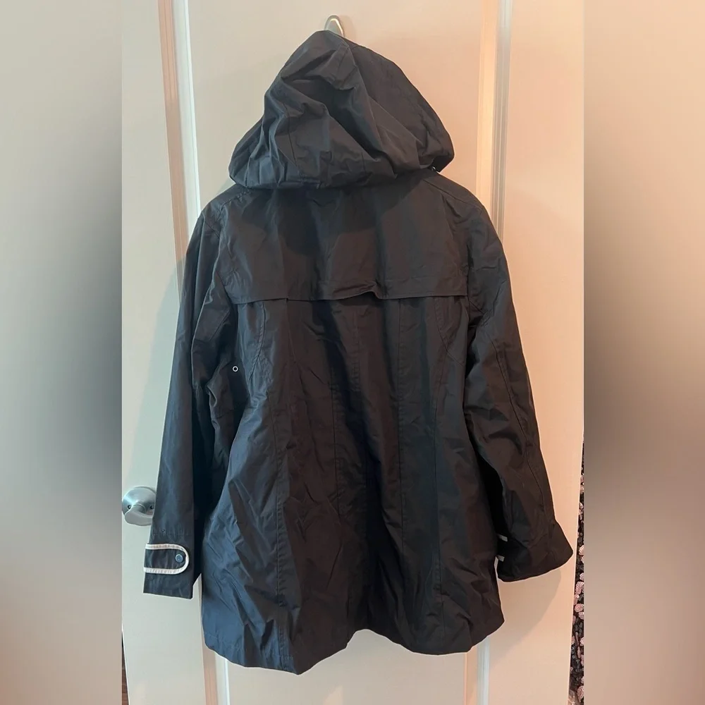 Susan Graver Black and Cream Jacket